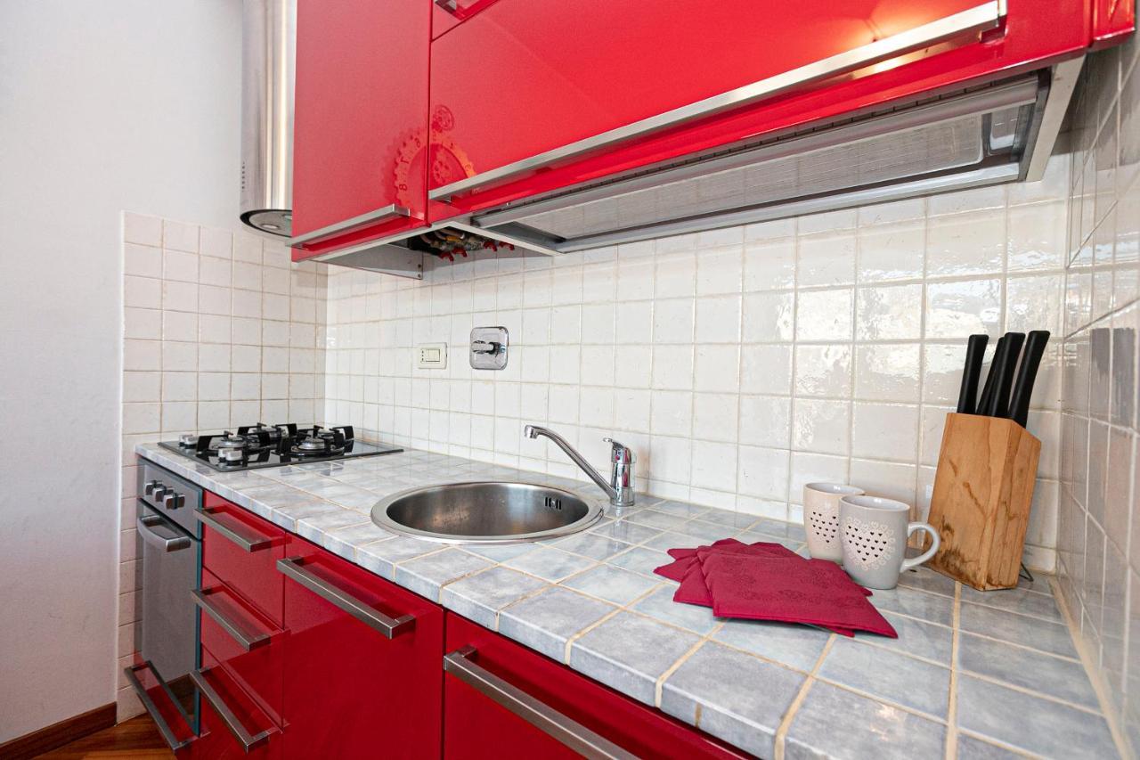Real Italian Estate - Red Coral Apartment Genoa Ngoại thất bức ảnh