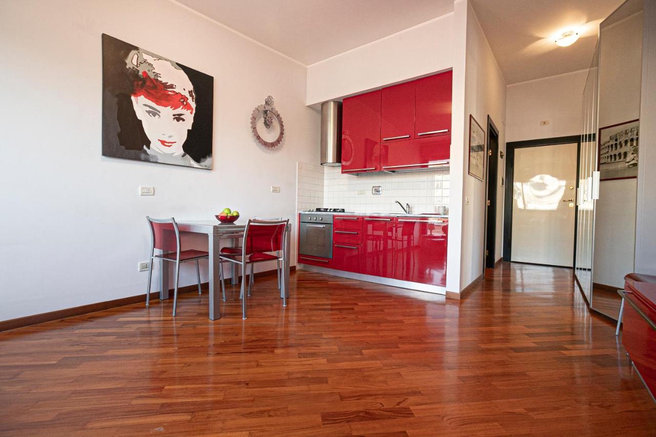 Real Italian Estate - Red Coral Apartment Genoa Ngoại thất bức ảnh