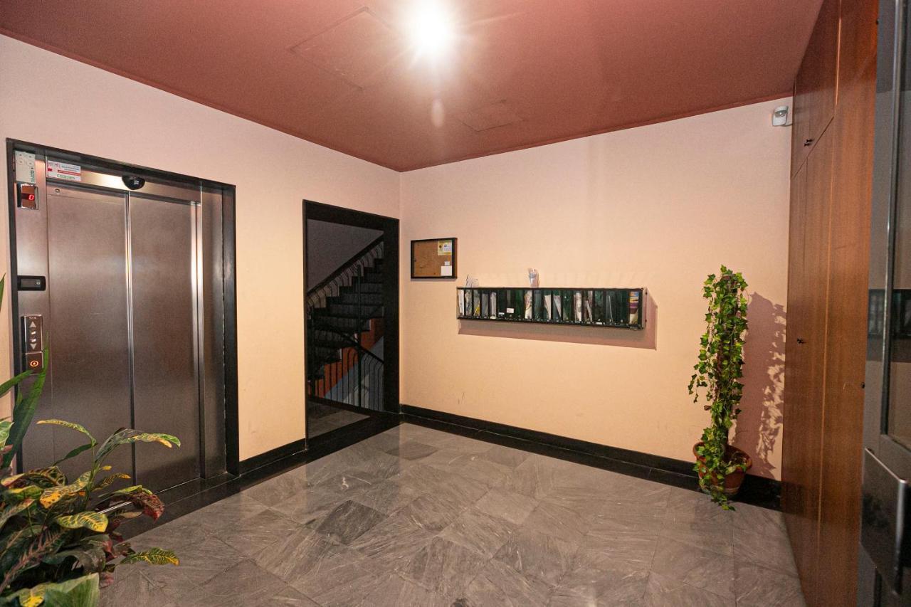 Real Italian Estate - Red Coral Apartment Genoa Ngoại thất bức ảnh